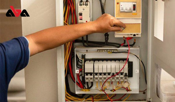 چرا نگهداری و سرویس تابلو برق صنعتی اهمیت دارد؟